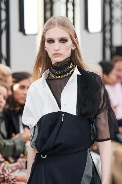 Look 76